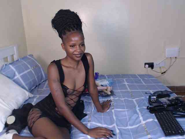 ItsYaGirlPookie webcam