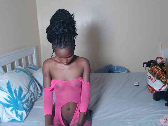 ItsYaGirlPookie webcam