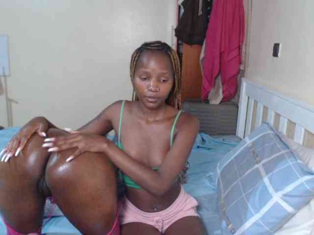 ItsYaGirlPookie webcam