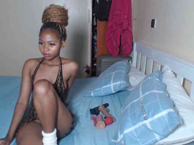 ItsYaGirlPookie webcam