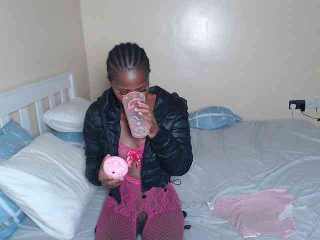 ItsYaGirlPookie webcam