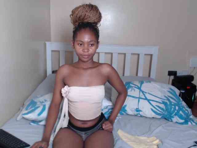 ItsYaGirlPookie webcam