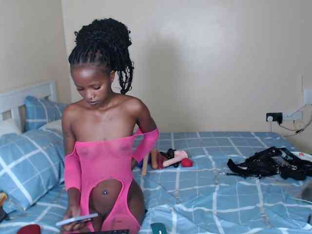 ItsYaGirlPookie webcam