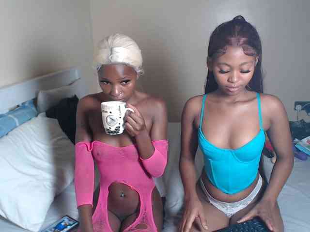 ItsYaGirlPookie webcam