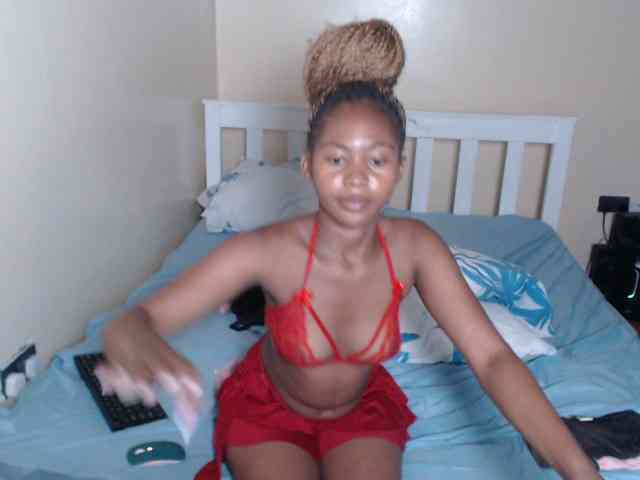 ItsYaGirlPookie webcam