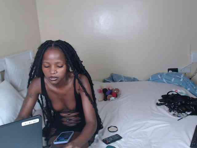 ItsYaGirlPookie webcam