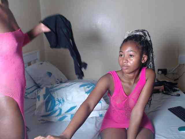 ItsYaGirlPookie webcam