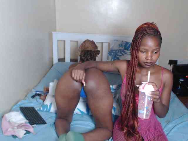 ItsYaGirlPookie webcam