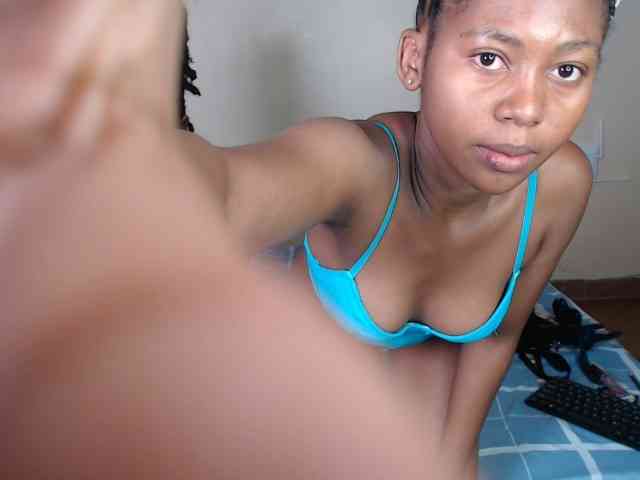 ItsYaGirlPookie webcam