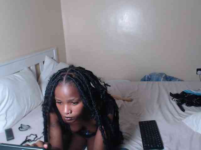 ItsYaGirlPookie webcam