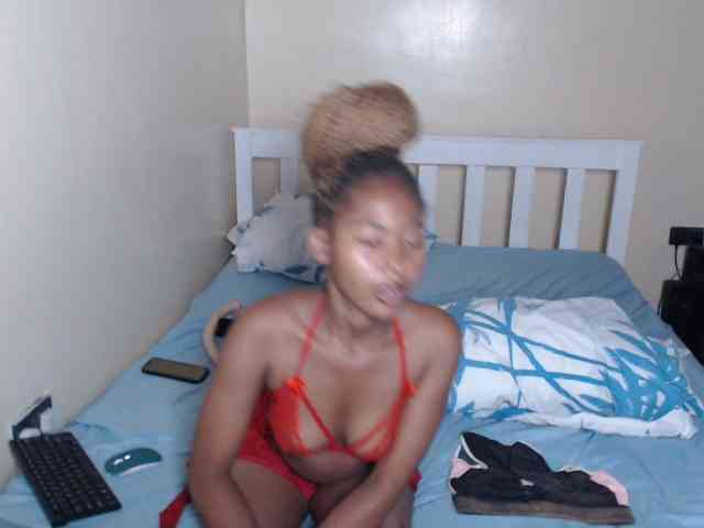 ItsYaGirlPookie webcam