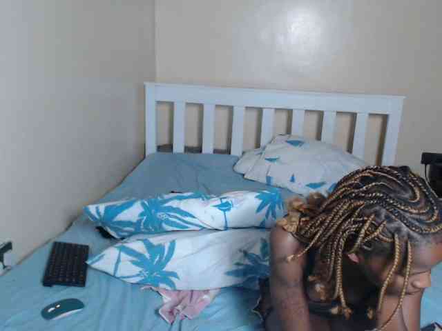 ItsYaGirlPookie webcam