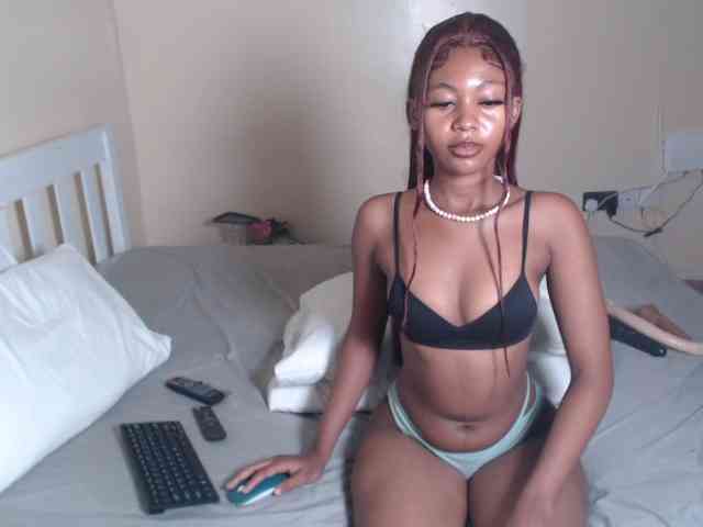 ItsYaGirlPookie webcam