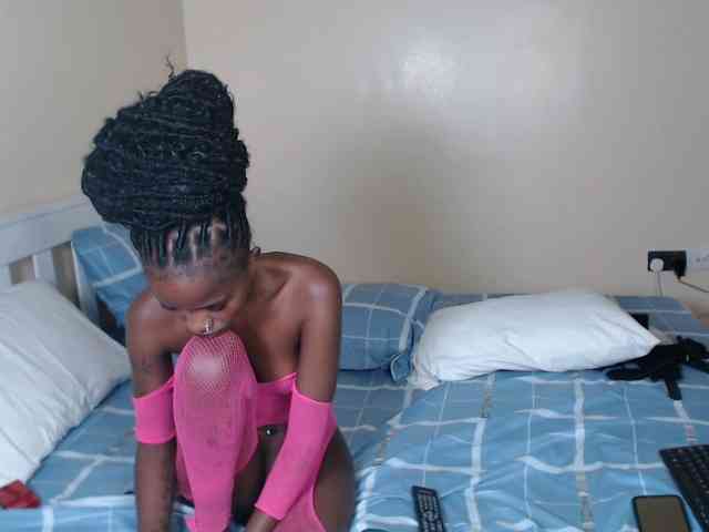 ItsYaGirlPookie Live Webcam on BongaCams