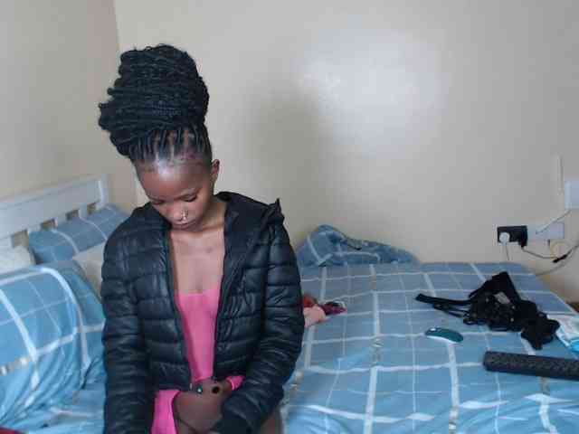 ItsYaGirlPookie webcam