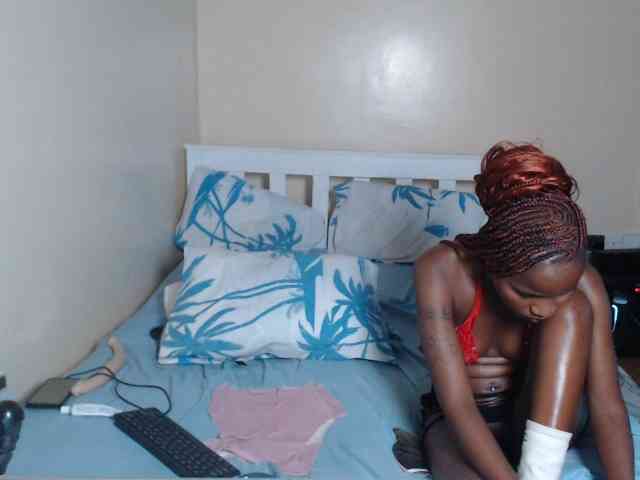 ItsYaGirlPookie webcam