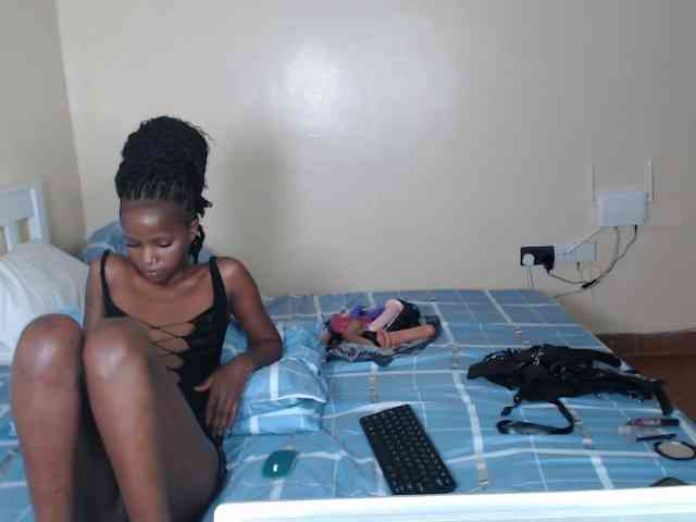 ItsYaGirlPookie webcam