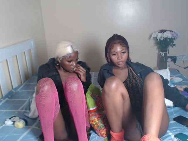 ItsYaGirlPookie webcam