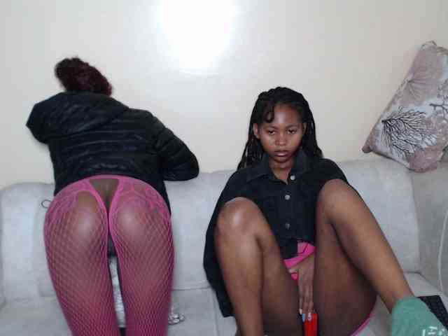 ItsYaGirlPookie webcam