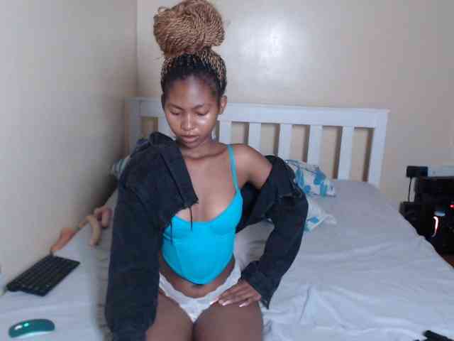 ItsYaGirlPookie webcam