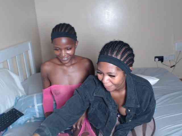 ItsYaGirlPookie webcam