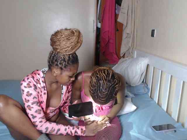 ItsYaGirlPookie webcam