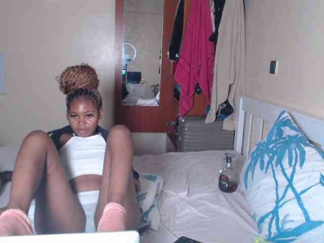 ItsYaGirlPookie webcam