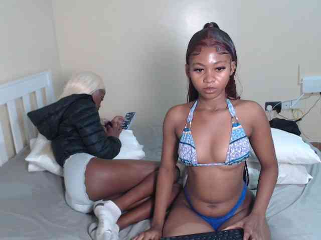 ItsYaGirlPookie webcam