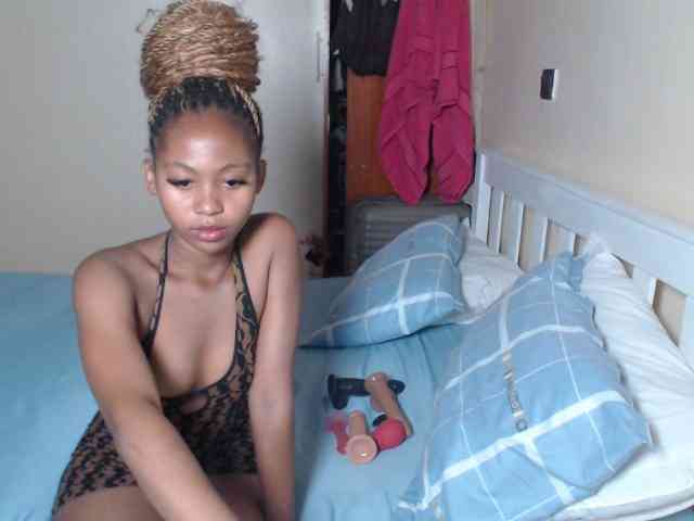 ItsYaGirlPookie webcam