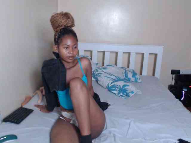 ItsYaGirlPookie webcam