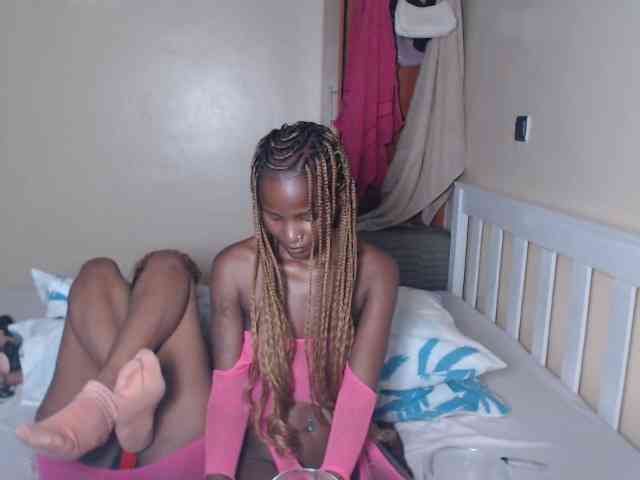 ItsYaGirlPookie webcam