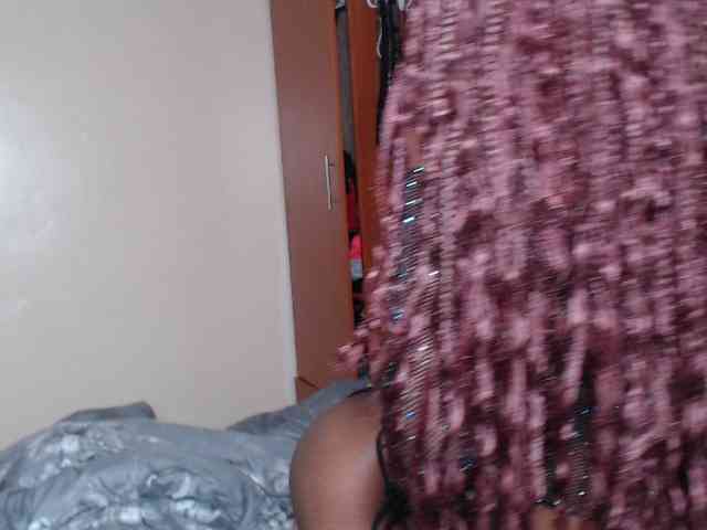 ItsYaGirlPookie webcam