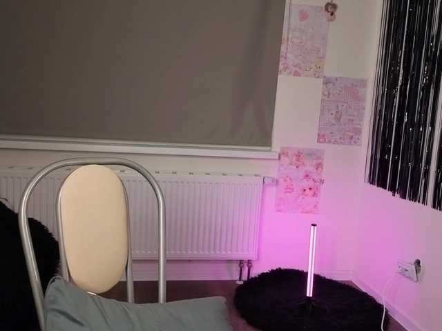 mylittlemolly's BongaCams show and profile