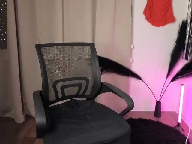 mylittlemolly's BongaCams show and profile