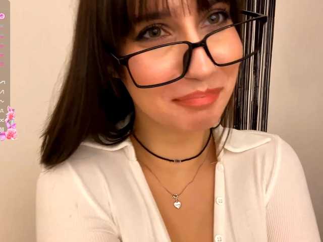 mylittlemolly's BongaCams show and profile