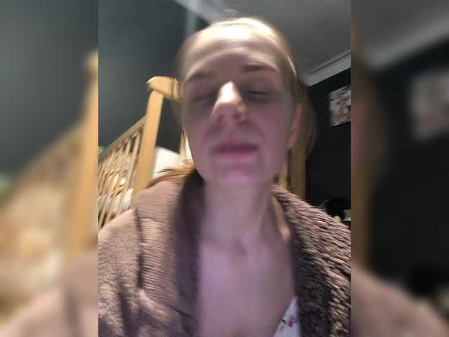  me-la-nia19 chat room