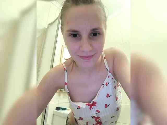 me-la-nia19 Live Webcam on BongaCams