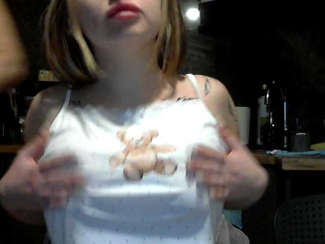 AngelEl13 free chat on liveonude