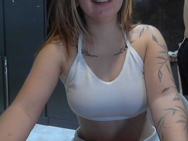 AngelEl13's BongaCams show and profile