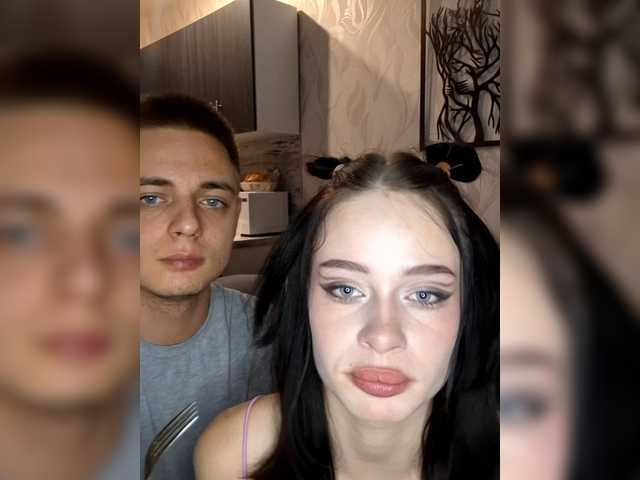 Twins-bleezza Live Webcam on BongaCams