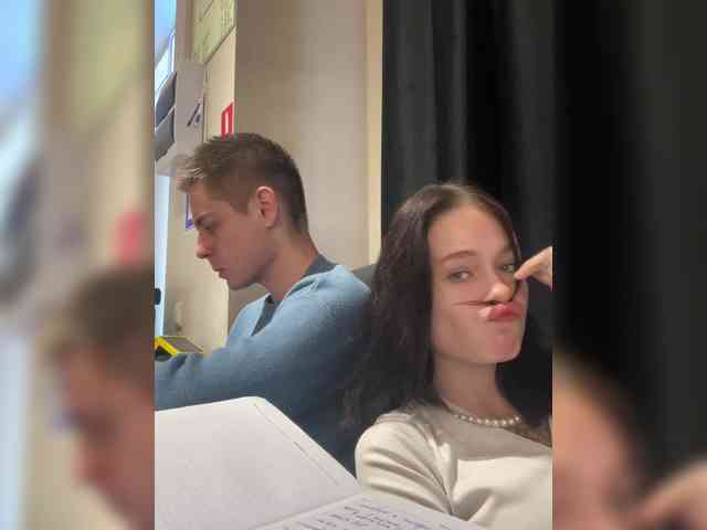 Twins-bleezza Live Webcam on BongaCams