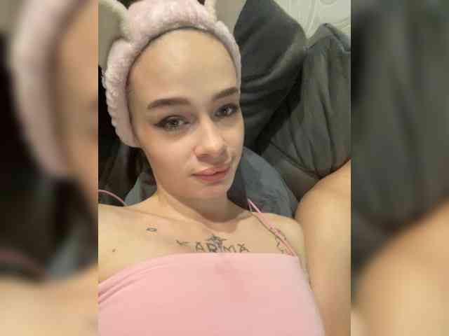 Twins-bleezza Live Webcam on BongaCams