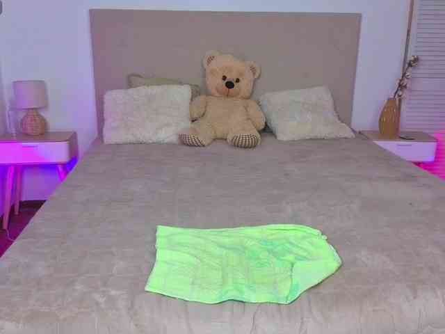 Erika-bestboobs webcam