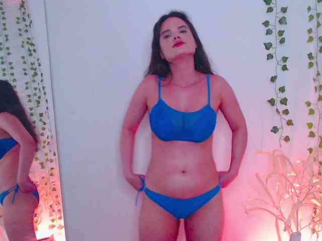 Erika-bestboobs webcam