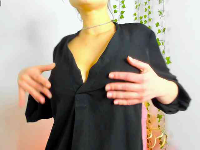 Erika-bestboobs webcam