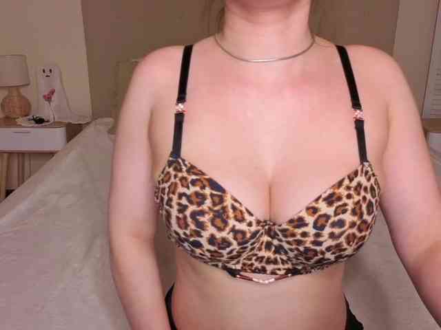 Erika-bestboobs webcam