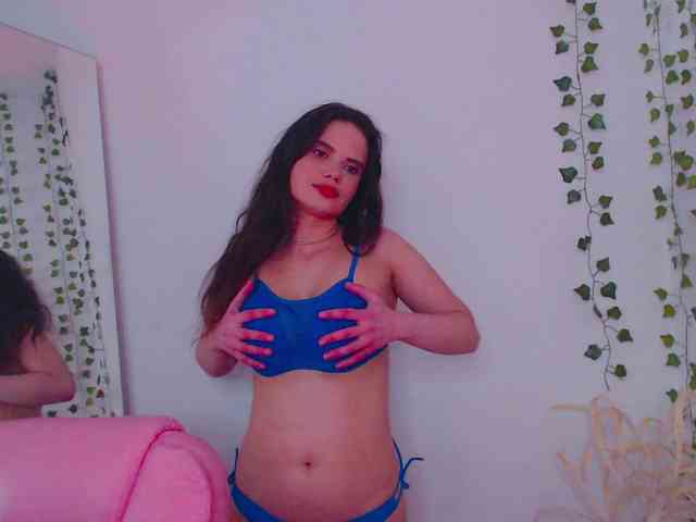 Erika-bestboobs webcam