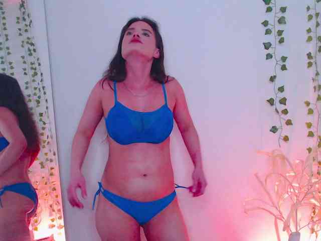 Erika-bestboobs webcam