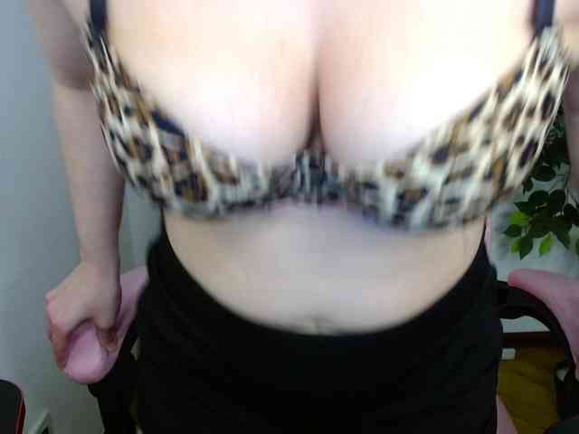 Erika-bestboobs webcam