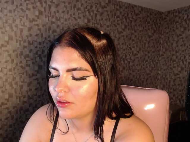  LunnaClark chat room